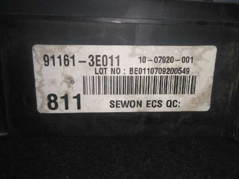 Recambio de caja reles / fusibles para kia sorento 2.5 crdi referencia OEM IAM 911613E011  