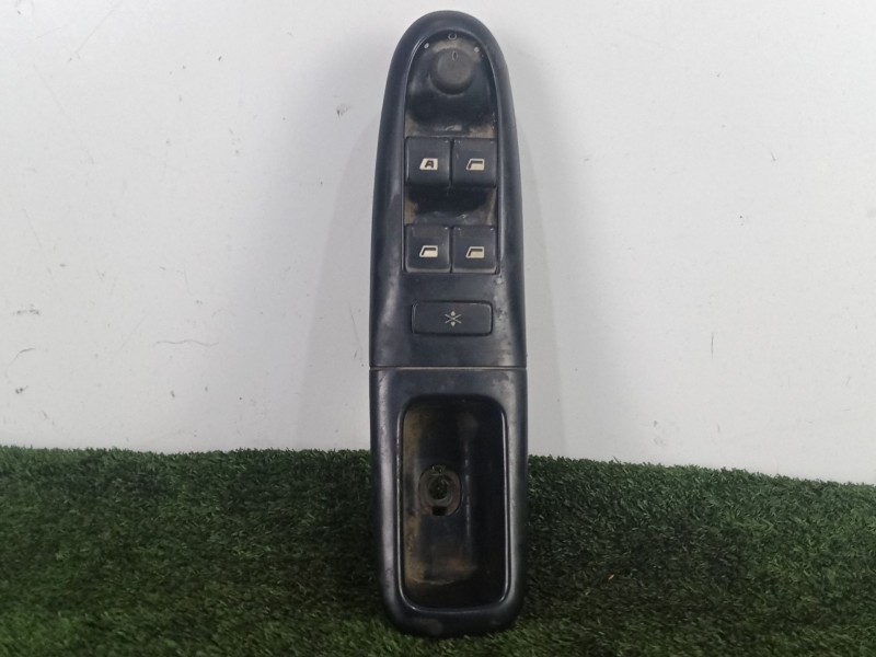 Recambio de mando elevalunas delantero izquierdo para peugeot 406 (8b) 2.0 hdi 110 referencia OEM IAM  4.BOTONES 