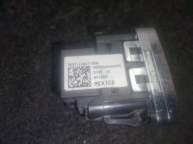 Recambio de mando cierre centralizado para ford mondeo v hatchback (ce) 2.0 tdci referencia OEM IAM BB5T14017DCW  