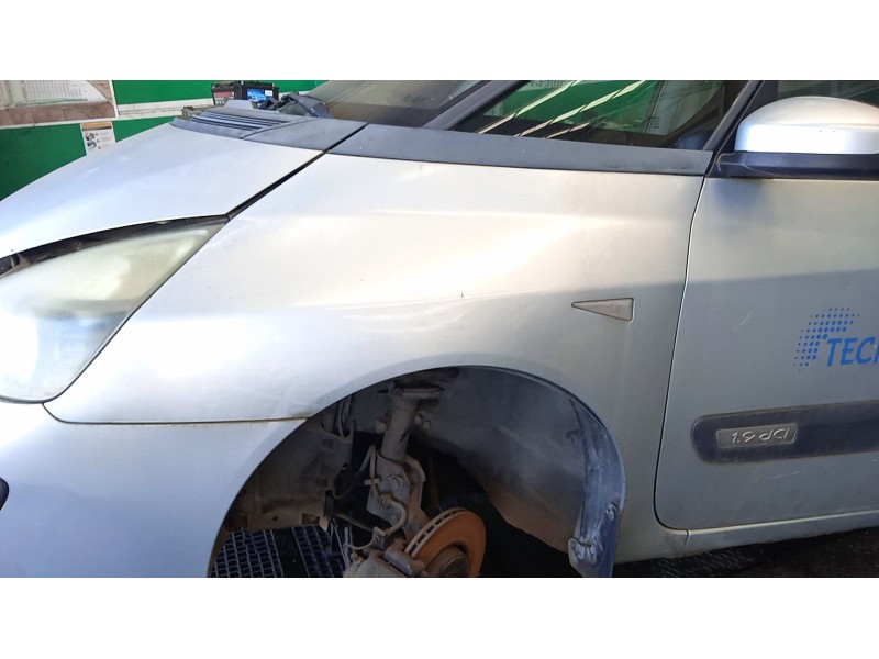 Recambio de aleta delantera izquierda para renault espace iv (jk0/1_) 1.9 dci (jk0u) referencia OEM IAM   