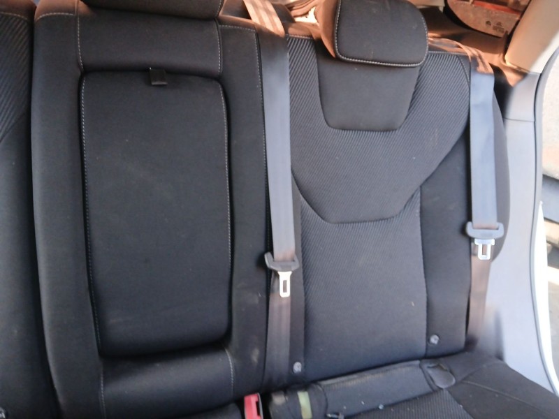 Recambio de cinturon seguridad trasero central para ford mondeo v hatchback (ce) 2.0 tdci referencia OEM IAM   
