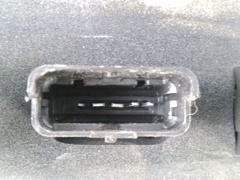 Recambio de piloto trasero izquierdo para nissan micra iii (k12) 1.2 16v referencia OEM IAM 89038563  