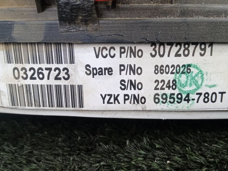 Recambio de cuadro instrumentos para volvo xc70 2.4 diesel cat referencia OEM IAM 30728791 - 69594780T  
