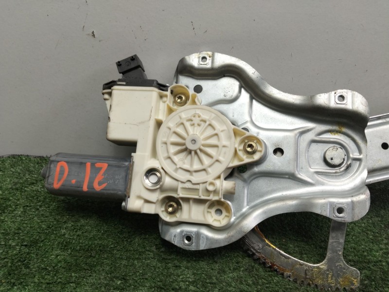 Recambio de elevalunas delantero izquierdo para toyota corolla (_e12_) 2.0 d-4d (cde120r_, cde120l_) referencia OEM IAM  5.PUERT