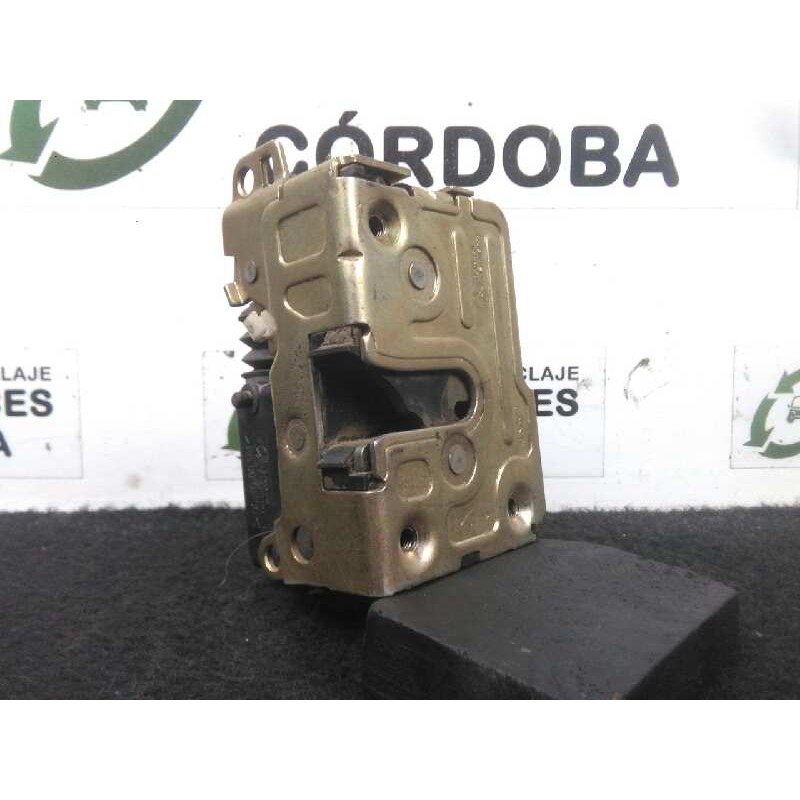 Recambio de cerradura puerta trasera derecha para iveco daily chasis- cabina (1999 =>) 2.3 hpi referencia OEM IAM  CON CIERRE EL