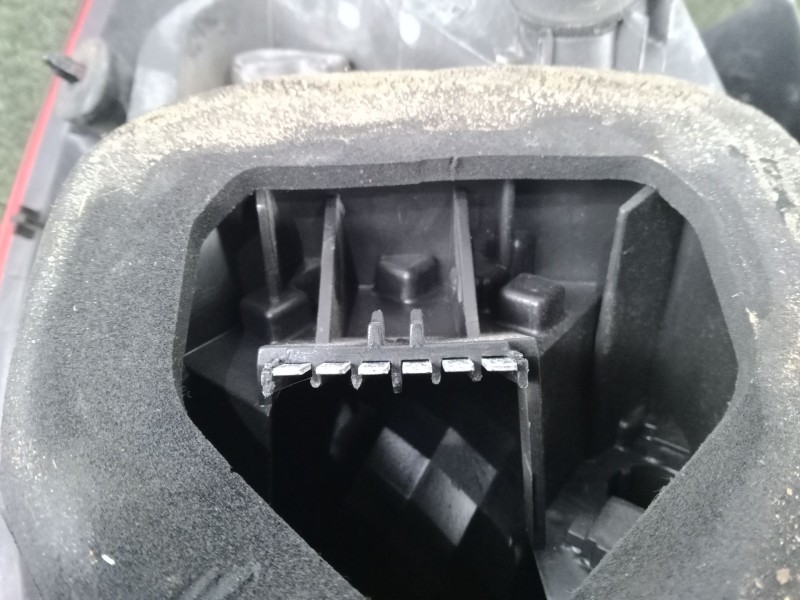 Recambio de piloto trasero derecho para opel corsa d (s07) 1.3 cdti (l08, l68) referencia OEM IAM 89318821 CORSA.D VALEO