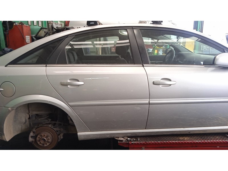 Recambio de puerta trasera derecha para opel vectra c gts (z02) 1.9 cdti (f68) referencia OEM IAM   
