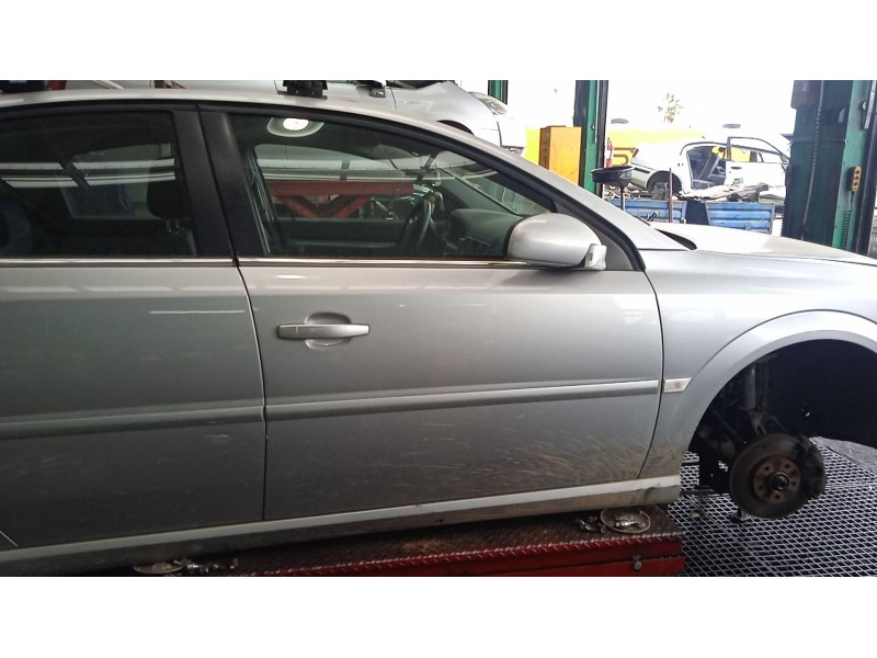 Recambio de puerta delantera derecha para opel vectra c gts (z02) 1.9 cdti (f68) referencia OEM IAM   