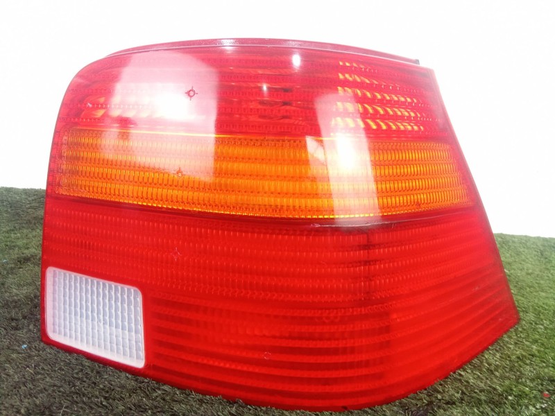 Recambio de piloto trasero derecho para volkswagen golf iv (1j1) 1.4 16v referencia OEM IAM 1J6945096Q AMBAR 