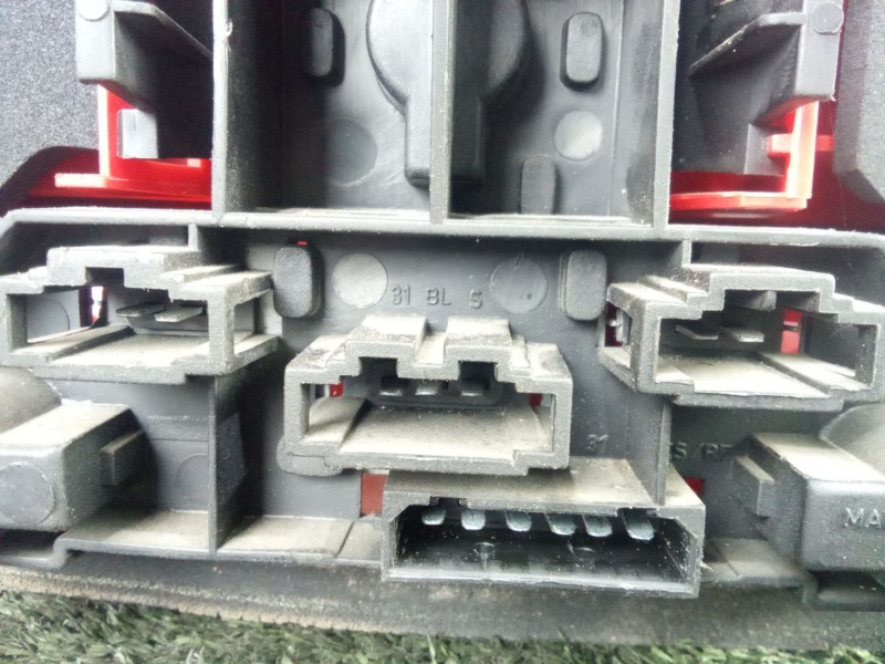 Recambio de piloto trasero derecho para volkswagen golf iv (1j1) 1.4 16v referencia OEM IAM 1J6945096Q AMBAR 