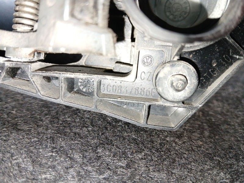 Recambio de maneta exterior delantera derecha para volkswagen passat b6 (3c2) 2.0 tdi 16v referencia OEM IAM 3C0837886E GRIS 