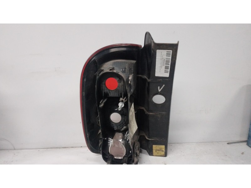 Recambio de piloto trasero derecho para dacia duster 1.5 dci diesel fap cat referencia OEM IAM 265506837R  