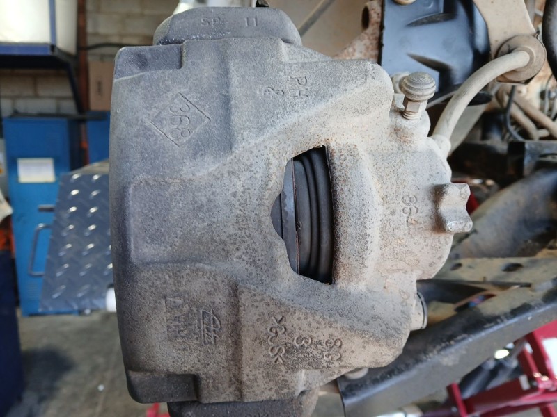 Recambio de pinza freno delantera derecha para dacia duster (hm_) 1.5 dci 115 4x4 referencia OEM IAM   