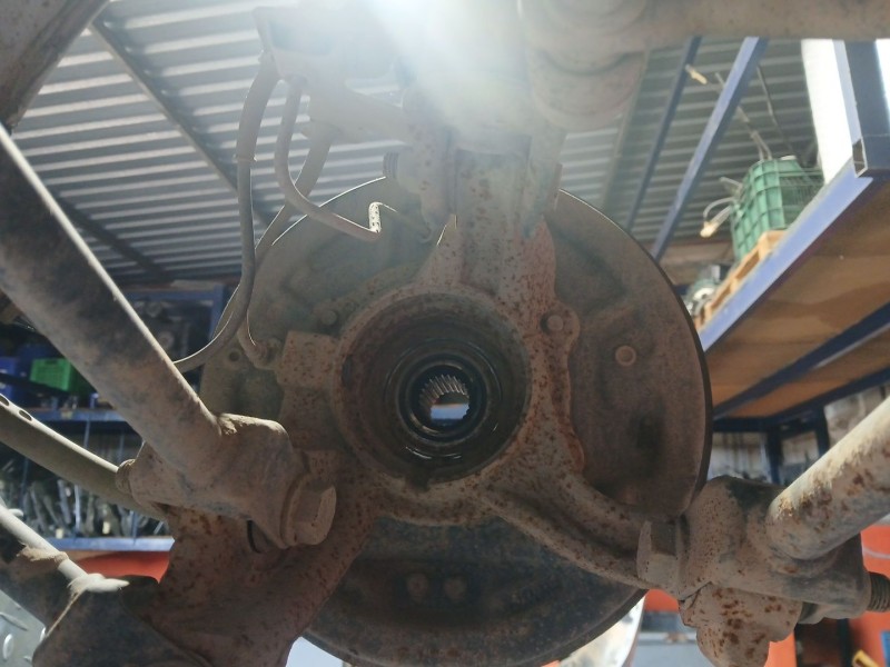 Recambio de mangueta trasera derecha para dacia duster (hm_) 1.5 dci 115 4x4 referencia OEM IAM   