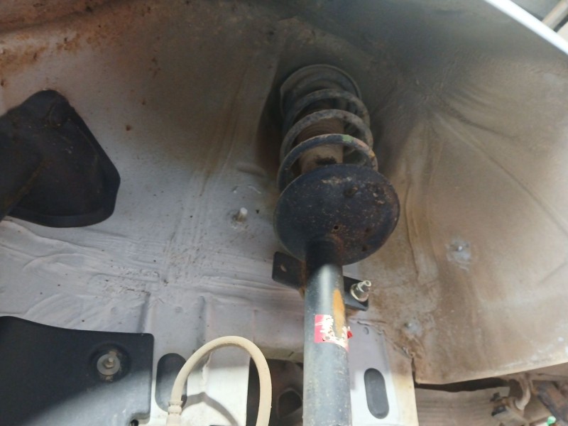 Recambio de amortiguador trasero izquierdo para dacia duster (hm_) 1.5 dci 115 4x4 referencia OEM IAM   