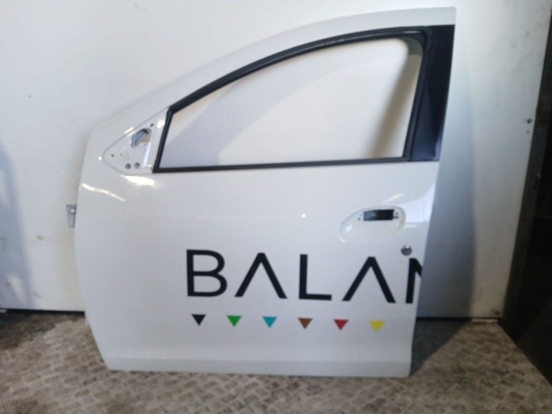 Recambio de puerta delantera izquierda para dacia duster (hm_) 1.5 dci 115 4x4 referencia OEM IAM   BLANCO