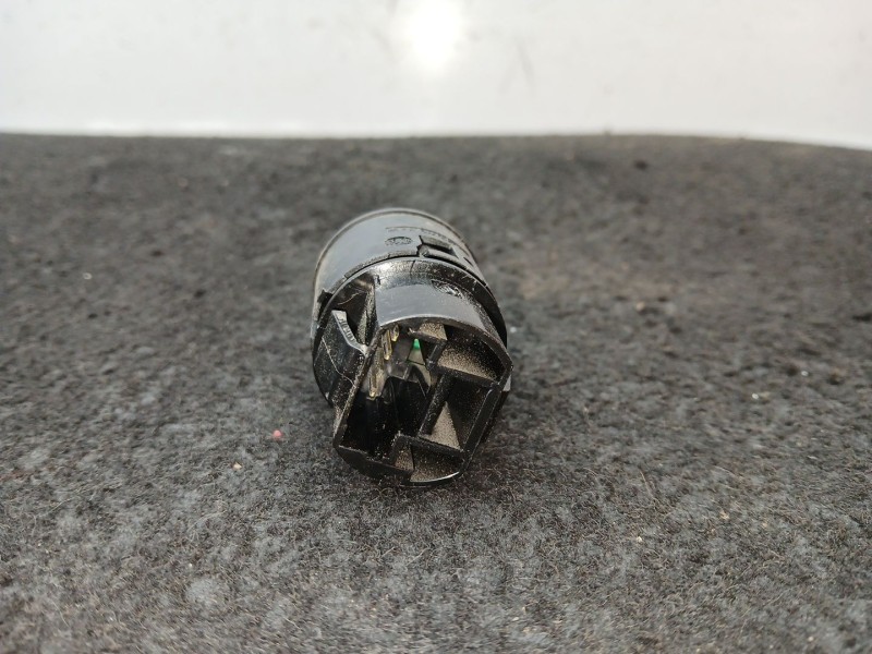 Recambio de boton start/stop para dacia duster (hm_) 1.5 dci 115 4x4 referencia OEM IAM 503211R VALEO 