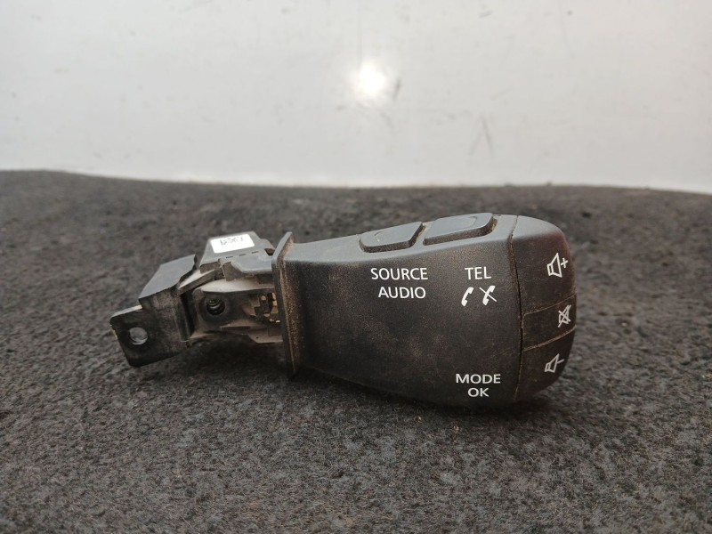 Recambio de mando volante para dacia duster (hm_) 1.5 dci 115 4x4 referencia OEM IAM 255526831R  