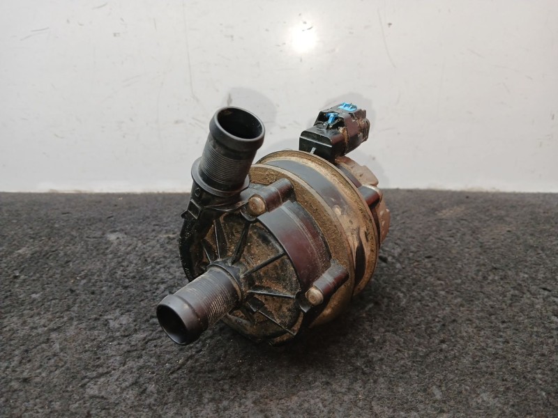 Recambio de bomba agua para dacia duster (hm_) 1.5 dci 115 4x4 referencia OEM IAM 0392024088 - 210103582R BOSCH 