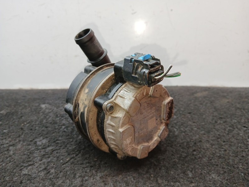 Recambio de bomba agua para dacia duster (hm_) 1.5 dci 115 4x4 referencia OEM IAM 0392024088 - 210103582R BOSCH 