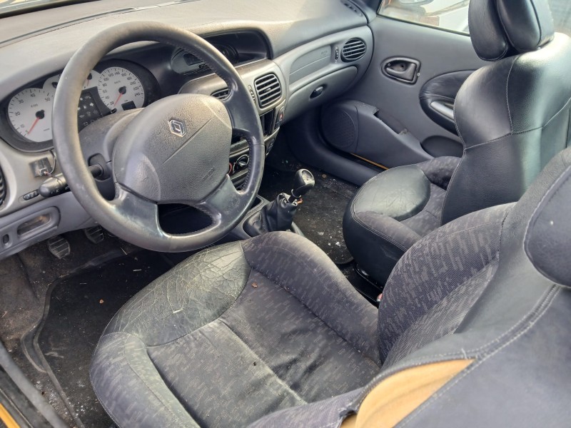 renault megane i coach (da0/1_) del año 2001