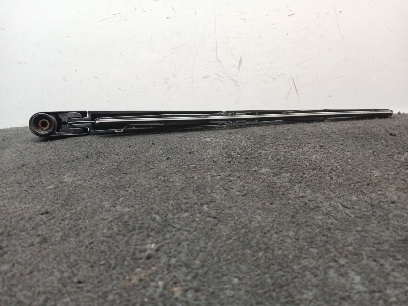 Recambio de brazo limpia trasero para hyundai tucson (tl, tle) 1.6 gdi referencia OEM IAM .  