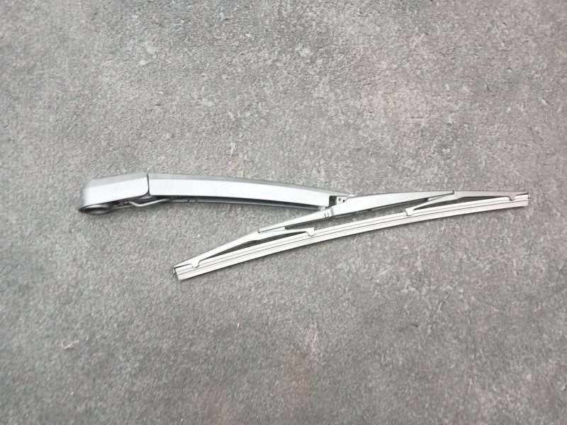 Recambio de brazo limpia trasero para hyundai tucson (tl, tle) 1.6 gdi referencia OEM IAM .  