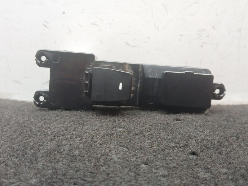 Recambio de mando elevalunas trasero derecho para hyundai tucson (tl, tle) 1.6 gdi referencia OEM IAM 93580D3131  