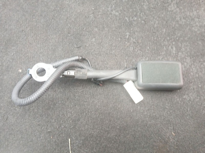 Recambio de enganche cinturon delantero derecho para hyundai tucson (tl, tle) 1.6 gdi referencia OEM IAM 88830D7000 - 630400900D