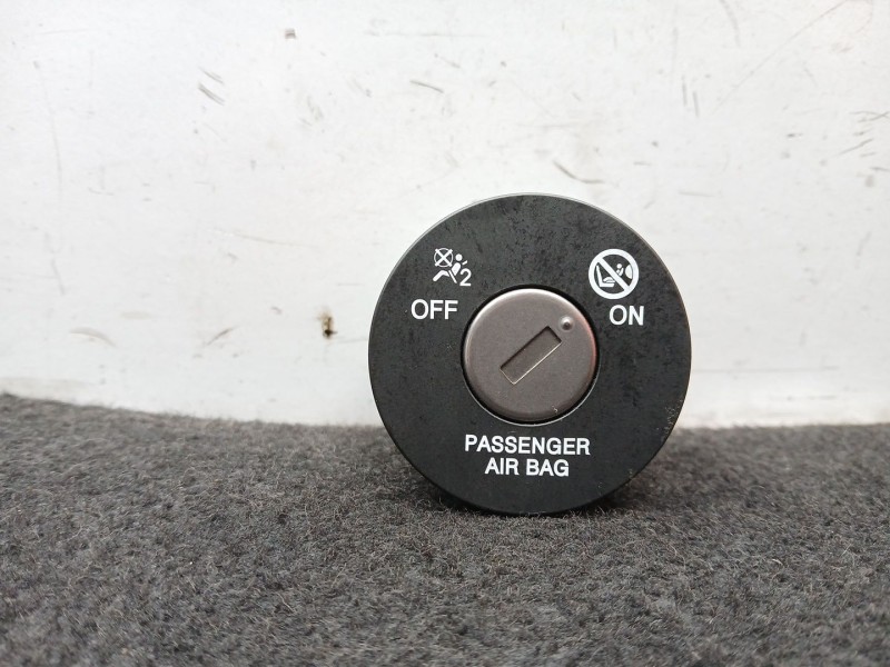 Recambio de interruptor para hyundai tucson (tl, tle) 1.6 gdi referencia OEM IAM . INTERRUPTOR AIRBAG 