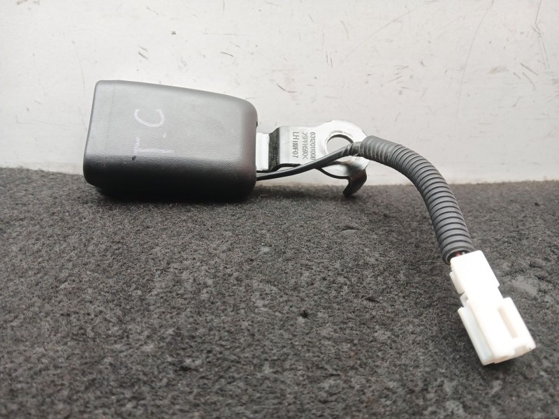 Recambio de enganche cinturon trasero central para hyundai tucson (tl, tle) 1.6 gdi referencia OEM IAM 89830D7000TRY - 630401600