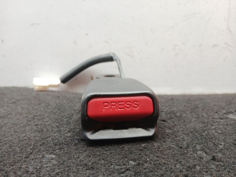 Recambio de enganche cinturon trasero central para hyundai tucson (tl, tle) 1.6 gdi referencia OEM IAM 89830D7000TRY - 630401600