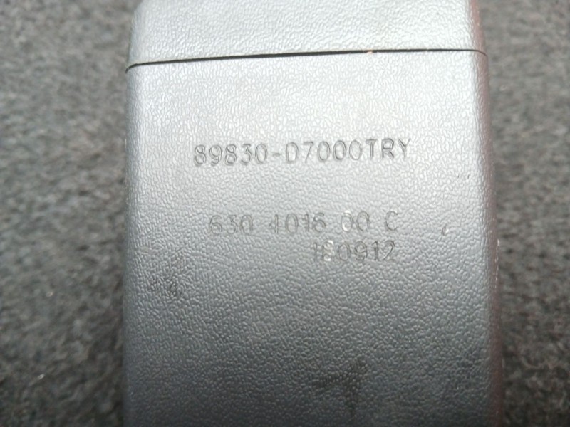 Recambio de enganche cinturon trasero central para hyundai tucson (tl, tle) 1.6 gdi referencia OEM IAM 89830D7000TRY - 630401600