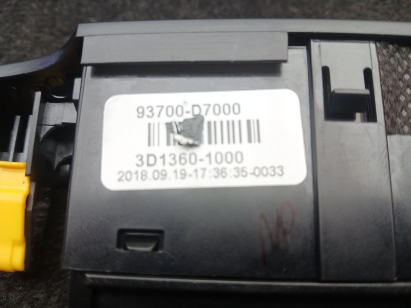 Recambio de warning para hyundai tucson (tl, tle) 1.6 gdi referencia OEM IAM 93700D7000 - 3D13601000  