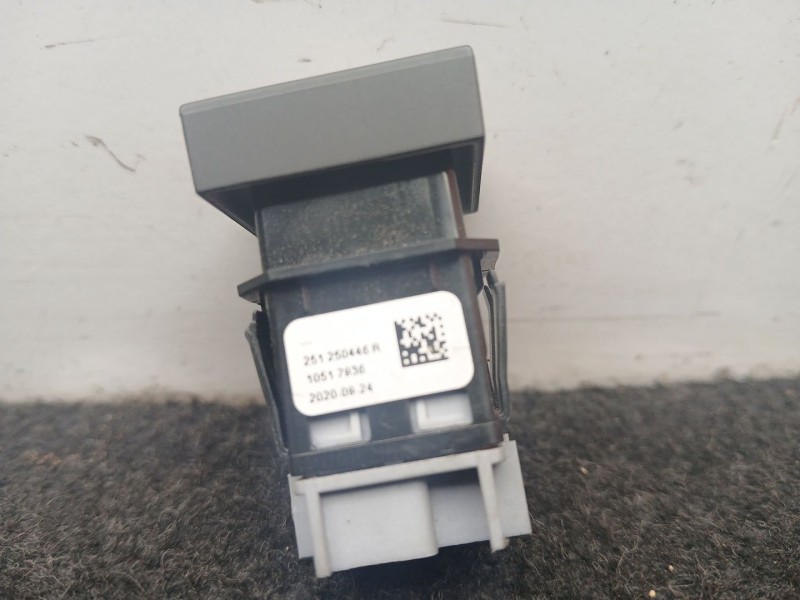 Recambio de interruptor para dacia duster (hm_) 1.5 dci 115 4x4 referencia OEM IAM 251250446R - 10517936  