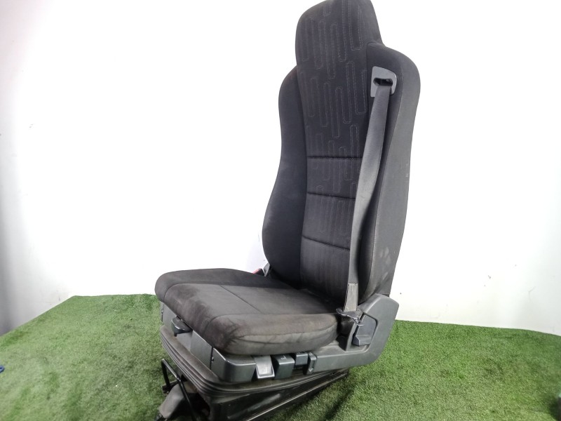 Recambio de asiento delantero izquierdo para mercedes-benz atego 1321 ls 4x2 referencia OEM IAM SIN REFERENCIA  