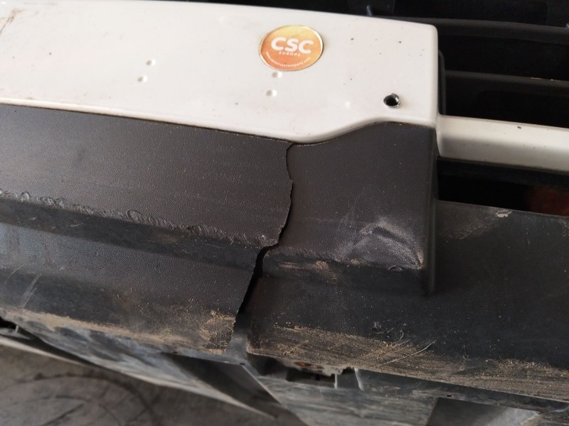 Recambio de paragolpes delantero para renault scénic iv (j9_) 1.3 tce 140 referencia OEM IAM BLANCO  