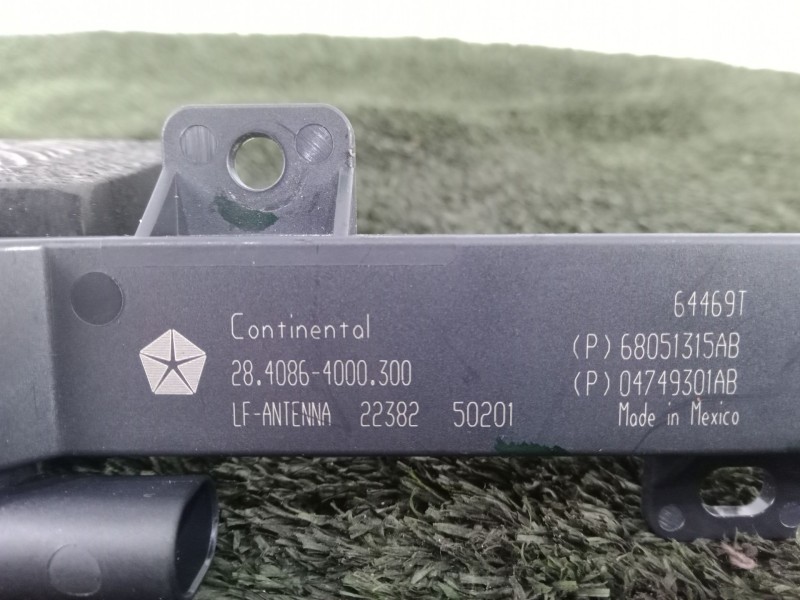 Recambio de antena para jeep compass (mp, m6, mv, m7) 1.4 multiair 4x4 referencia OEM IAM 68051315AB - 04749301AB 2.PINES CONTIN