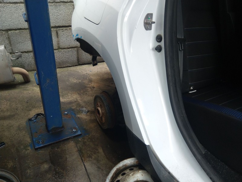 Recambio de aletin trasero derecho para dacia duster (hm_) 1.5 dci 115 4x4 referencia OEM IAM   