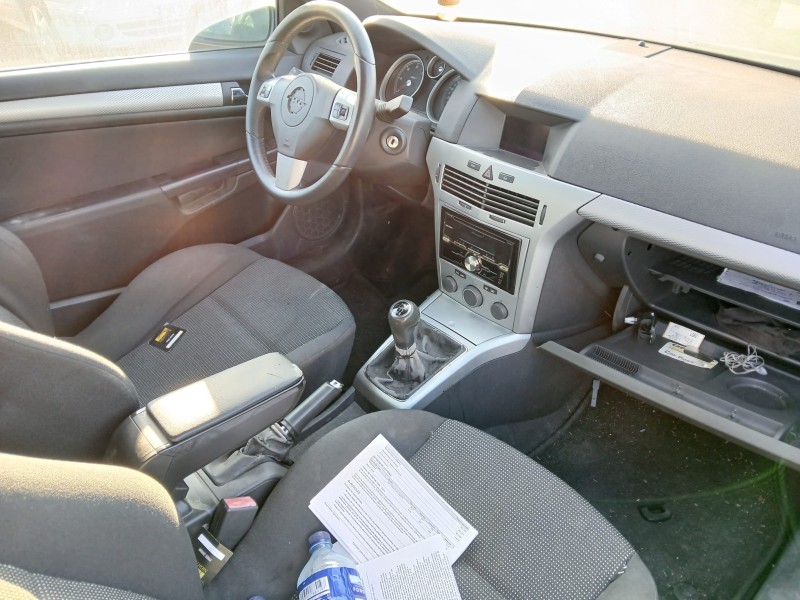 opel astra h gtc (a04) del año 2006