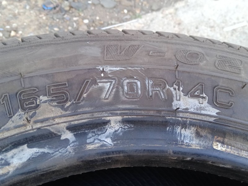 Recambio de pareja neumaticos para peugeot 407 (6d_) 2.0 hdi 135 (6drhrh, 6drhre, 6drhrg, 6drhrj) referencia OEM IAM 165/70R14C-