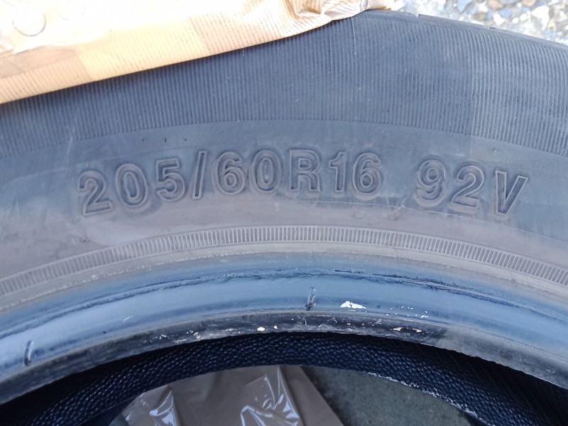 Recambio de pareja neumaticos para nissan primera hatchback (p12) 1.9 dci referencia OEM IAM 205/60R16-92V 92V - TURISMO LADGEMA