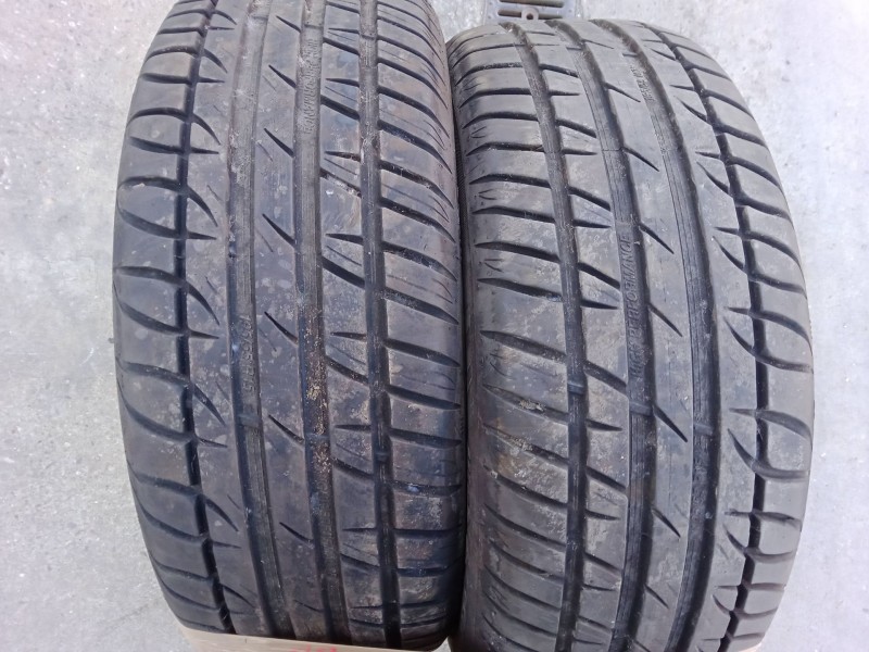 Recambio de pareja neumaticos para citroën xsara (n1) 2.0 hdi 90 referencia OEM IAM 195/55R15-85V 85V - TURISMO TAURUS HIGH