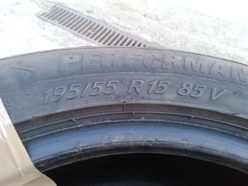 Recambio de pareja neumaticos para citroën xsara (n1) 2.0 hdi 90 referencia OEM IAM 195/55R15-85V 85V - TURISMO TAURUS HIGH