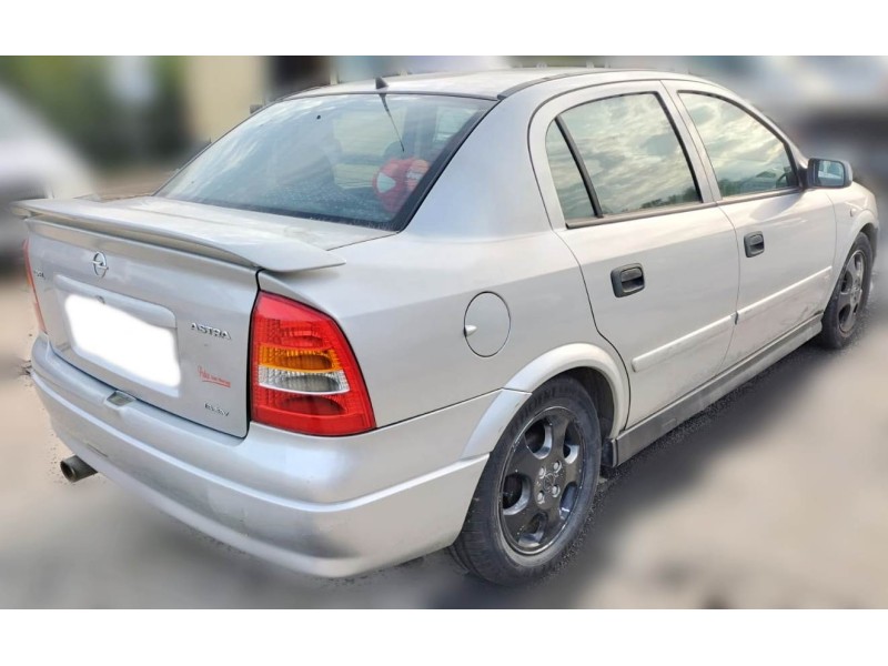 opel astra g sedán (t98) del año 2001