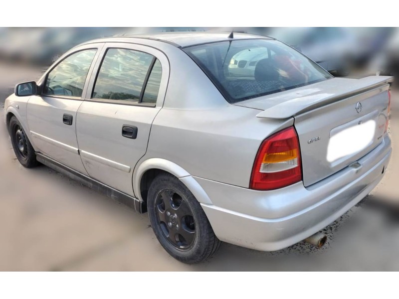 opel astra g sedán (t98) del año 2001