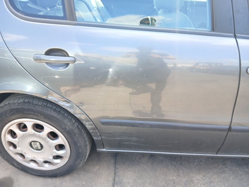 Recambio de puerta trasera derecha para seat leon (1m1) 1.6 16 v referencia OEM IAM   