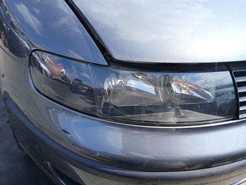 Recambio de faro derecho para seat leon (1m1) 1.6 16 v referencia OEM IAM   