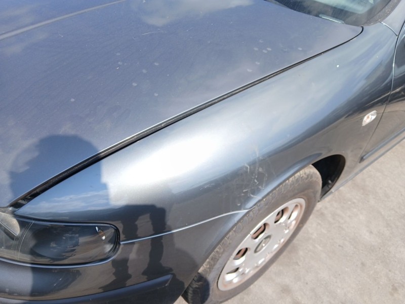 Recambio de aleta delantera izquierda para seat leon (1m1) 1.6 16 v referencia OEM IAM   