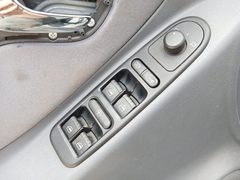 Recambio de mando elevalunas delantero izquierdo para seat leon (1m1) 1.6 16 v referencia OEM IAM   